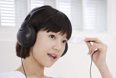 在雅思考试中的听力审题方法
